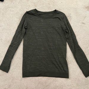 Lululemon swiftly tech long sleeve / heavier material